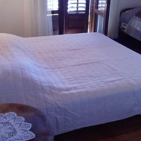 Iva Villa Prvic Sepurine Bagian luar foto
