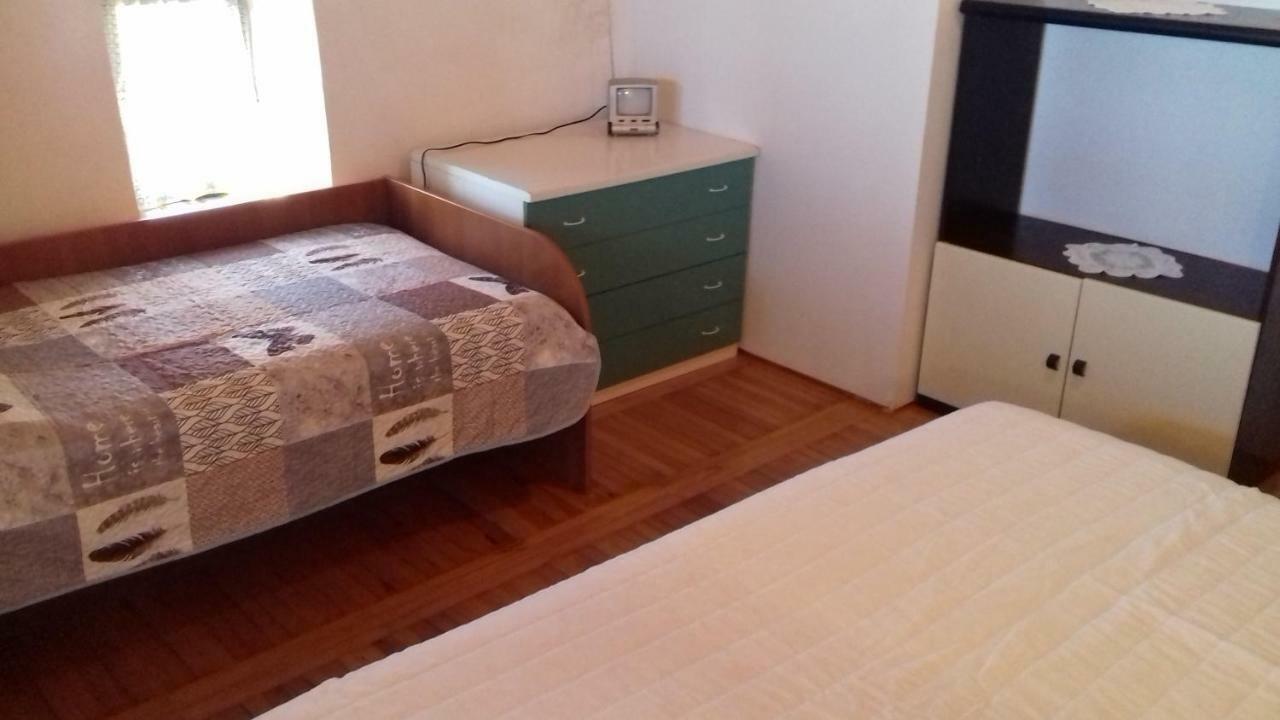 Iva Villa Prvic Sepurine Bagian luar foto